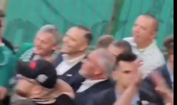 Tak Prezydent KIBICOWAŁ Lechii wraz z innymi fanami [VIDEO]